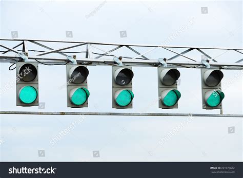 19,119 Green light race Images, Stock Photos & Vectors | Shutterstock