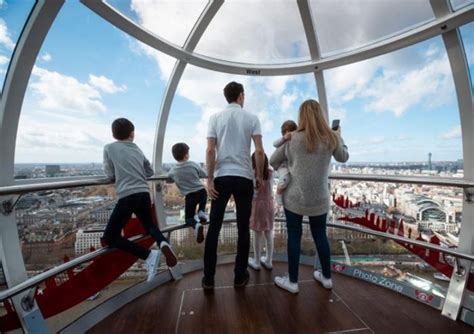 LastMinute.com London Eye Private Capsule Ticket - London | Project Expedition