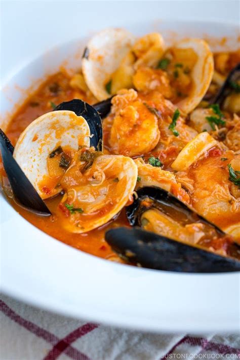 Cioppino (Seafood Stew) | Recipe | Cioppino recipe, Seafood stew ...