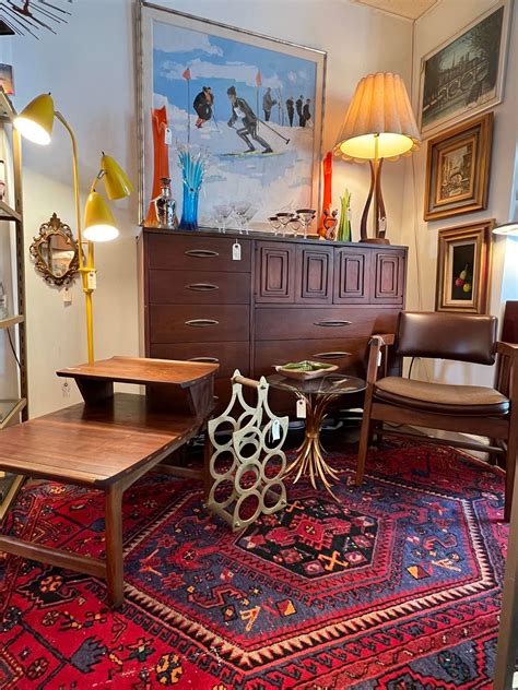 This Del Ray Vintage Store Specializes in Midcentury-Modern Furniture and Barware