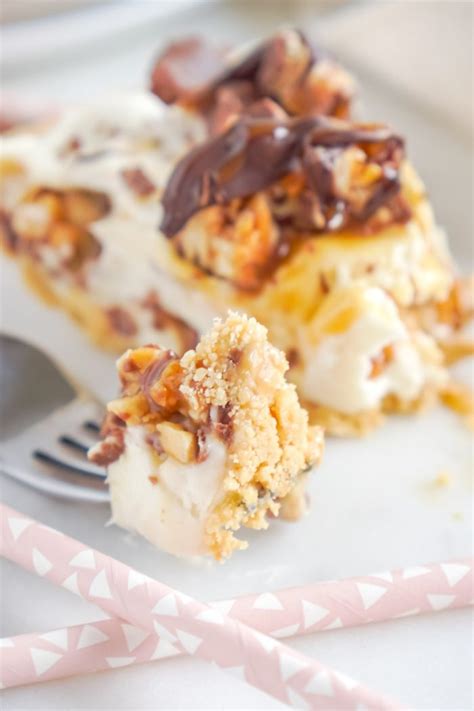 Snickers No Bake Cheesecake Recipe! - LemonPeony