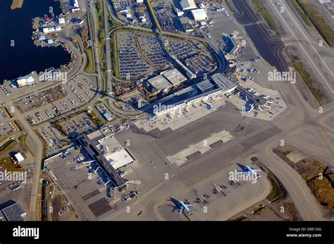 Anchorage airport terminal hi-res stock photography and images - Alamy