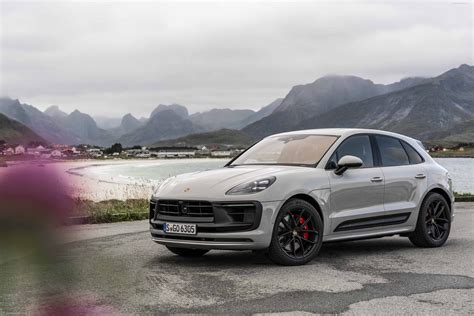 2022 Porsche Macan GTS – Crayon | DailyRevs.com | Porsche macan gts, Porsche, Porsche cars