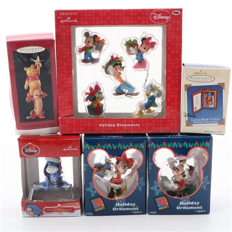 Walt Disney Classics Collection Figurines with Ornament Collection | EBTH