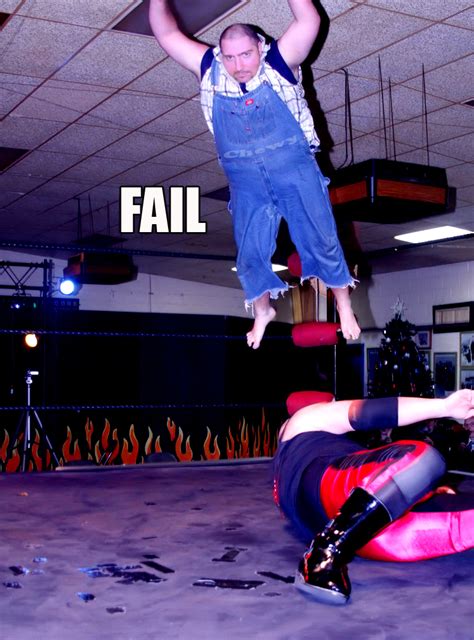 wrestling splash FAIL - Picture | eBaum's World