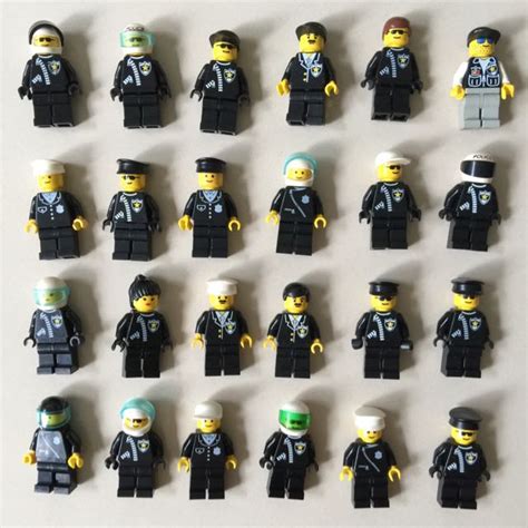 Lego City Police Minifigures Headquarters Bbx Classic 7498 60047 7744, Toys & Games on Carousell