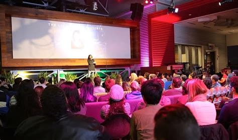 YouTube Space LA Hosts Monthly Stand-Up Comedy Series