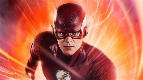 Grant Gustin Reveals First Official Look at The Flash Season 5 Suit ...