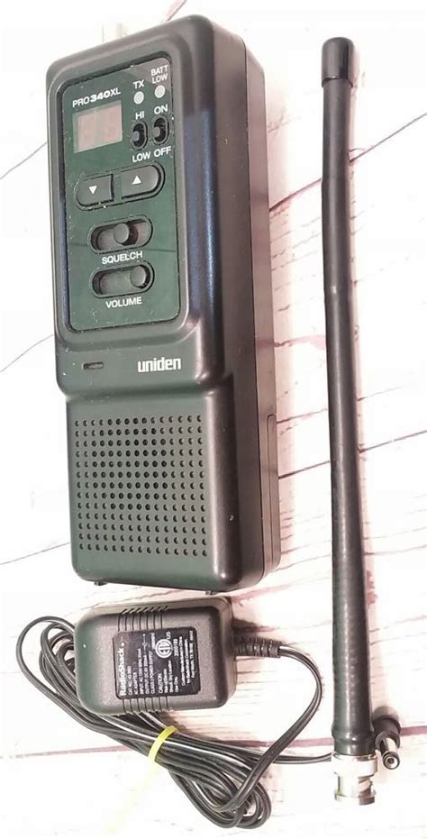 Uniden Pro 340XL PRO340XL 40 Channel Black Handheld CB Radio & Antenna ...