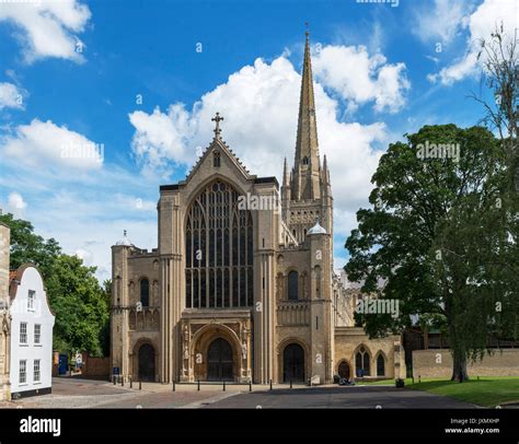 Norwich Cathedral, Norwich, Norfolk, England, UK Stock Photo - Alamy