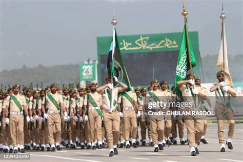 Saudi Arabian Army Photos and Premium High Res Pictures - Getty Images