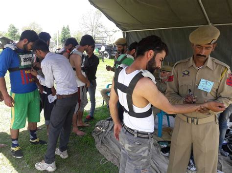 Despite incidents of stone pelting, youth turn up in huge numbers for police recruitment in ...