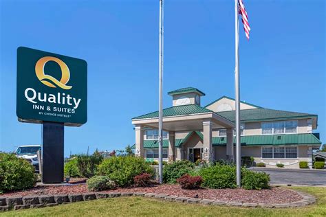 Quality Inn Manistique, MI - See Discounts