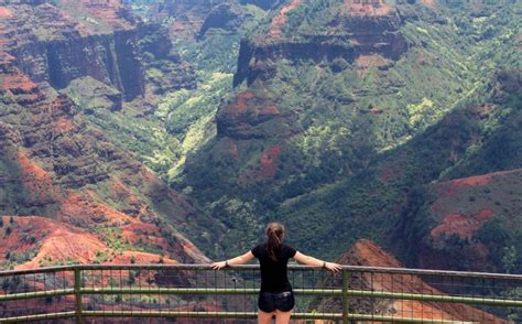 Visiting the Waimea Canyon Lookout in Kauai, Hawaii | Footsteps of a Dreamer