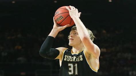 Wichita State notes: Austin Reaves targets August for return to basketball after shoulder ...