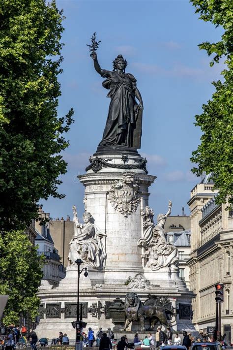 Marianne Bronze Statue in Paris Editorial Stock Photo - Image of black ...