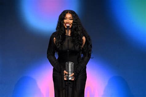 SZA Previews New Music While Teasing “Snooze” Video