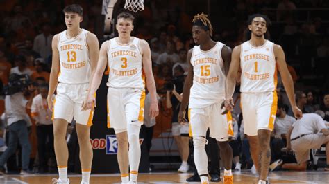 Former college basketball coach makes very bold prediction for Tennessee Basketball