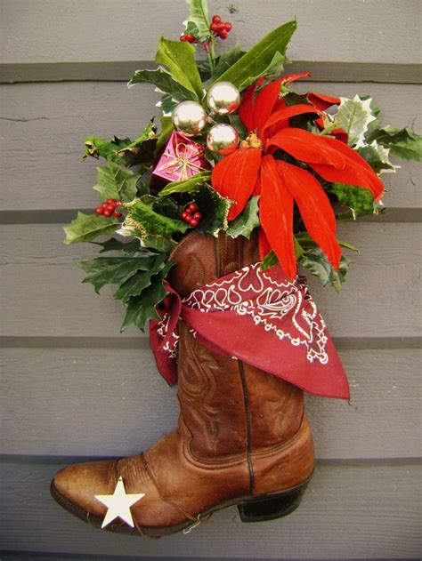 Cute, cute, cute...door wreath TEXAS style | Cowboy christmas, Western ...