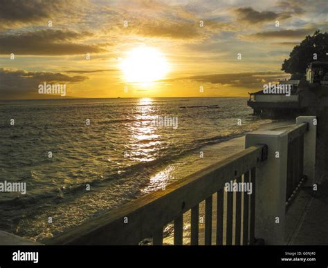 Maui: Lahaina sunset Stock Photo - Alamy