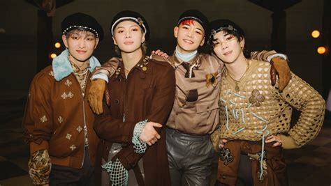 How SHINee's Stylists Coordinated Their Outfits For 'Don't Call Me ...