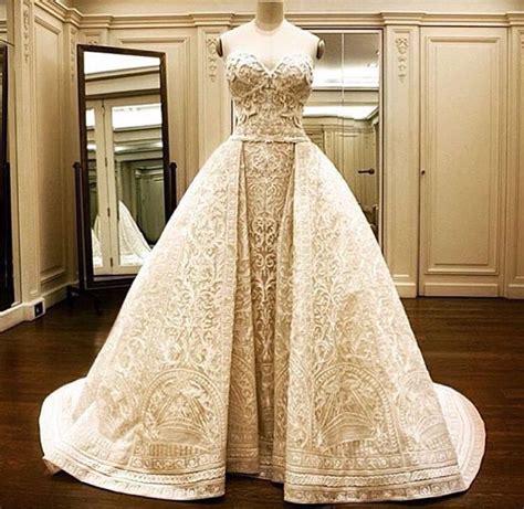 Zuhair Murad Sofia Vergara Wedding Dress | Sofia vergara wedding dress, Gowns, Wedding dresses