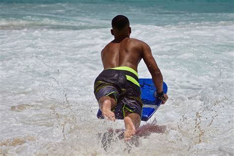 Surfing at Ipanema Beach | Rio de Janeiro, Brasil | Flickr