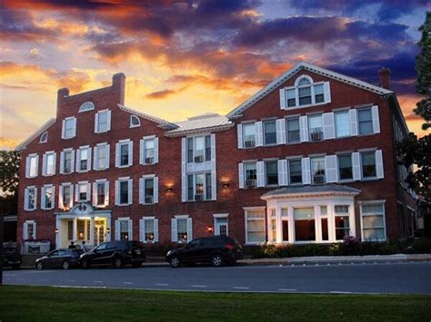 Middlebury Inn | Ceremony Venues - The Knot