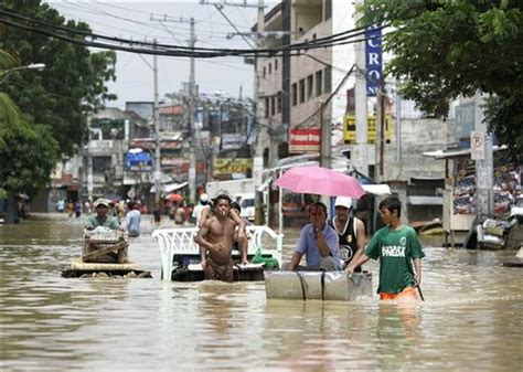 Philippines Flooding - Photo 1 - Pictures - CBS News