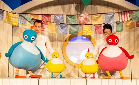 Twirlywoos live on stage review - A mum in London. London with kids and ...