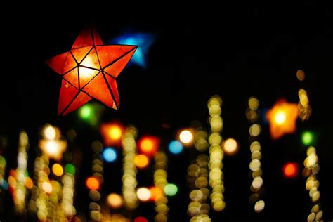 9 Filipino Christmas Party Traditions: Noche Buena, Parol, and More | Tatler Asia