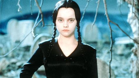 Algunos fans piden a Christina Ricci a La Familia Addams de Tim Burton... ¡Cómo Morticia ...