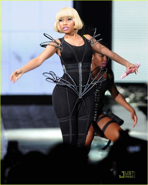 Nicki Minaj: Surprise 'Monster' Performance with Kanye West!: Photo ...