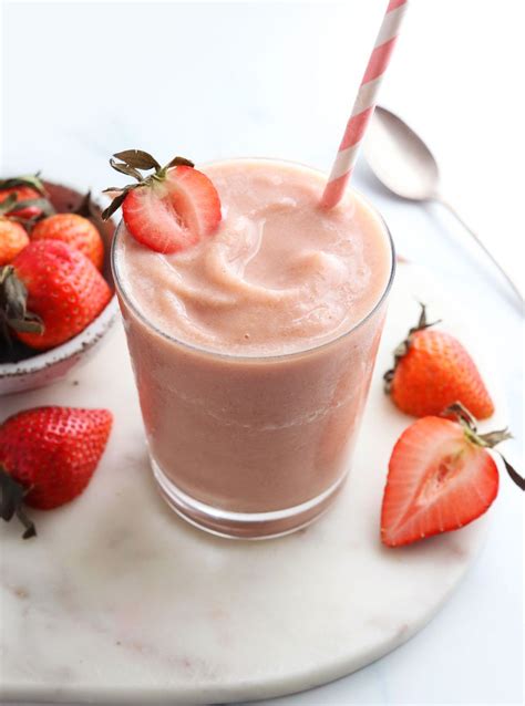 Strawberry Smoothie | Healthy Milkshake! - Detoxinista