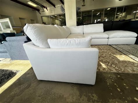 6 Piece White Cloud Floor Model Closeout - Tampa Bay Mattresses