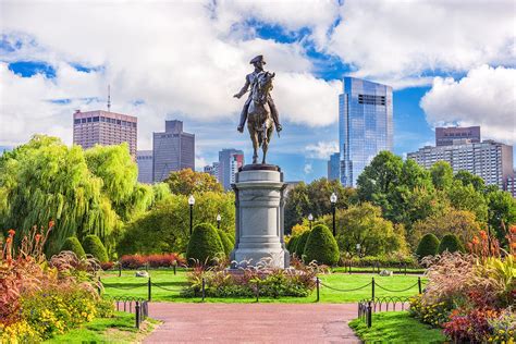 Boston Public Garden - Visit the First Public Botanical Garden in ...