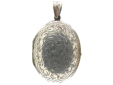 Silver Oval Locket (992F) | The Antique Jewellery Company