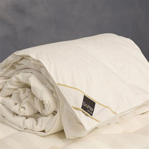 Giveaway: New White Goose Down Duvet from DAPW ⋆ Mama Geek