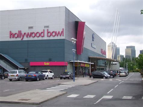 Bowling alley, Surrey Quays Leisure Park © Malc McDonald cc-by-sa/2.0 :: Geograph Britain and ...