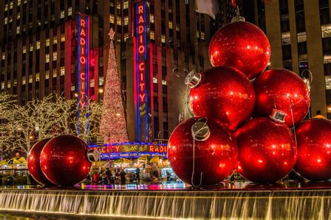 Ultimate Guide to Christmas in New York - The Bucket List Narratives