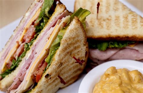 Review: McAlister’s Deli offers big, meaty sandwiches