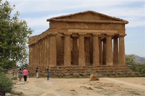 Ancient Greek Temples of the Mediterranean