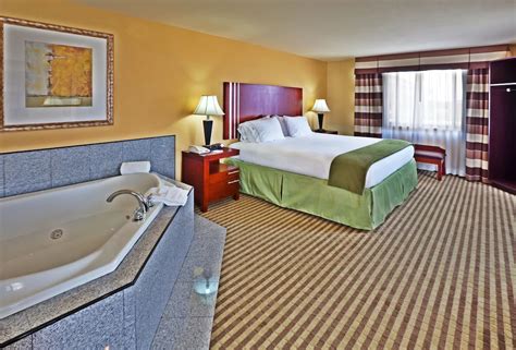 BEST Oklahoma City Hotels with Jacuzzi in Room ️ 2024