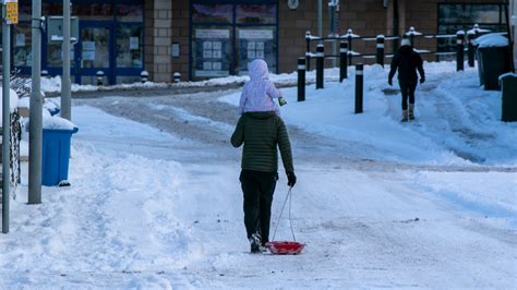 Scottish weather: Snow could hit Scots THIS MONTH as temperatures set ...