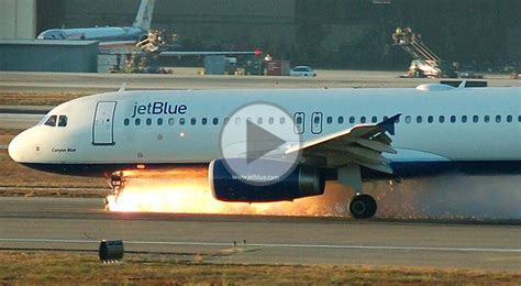 VIDEO - The JetBlue A320 lands with the nose landing gear stuck at 90 degrees