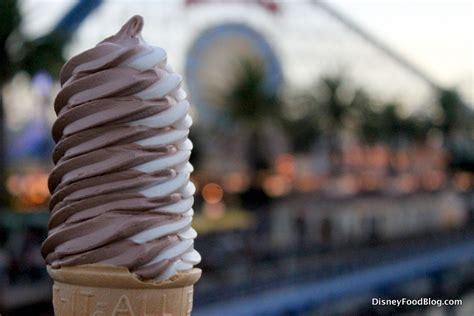 Review: Paradise Pier Ice Cream Co. at Disney California Adventure in ...