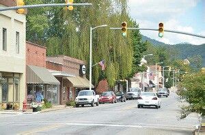 Downtown Andrews, NC | Street view, Western nc, Scenes