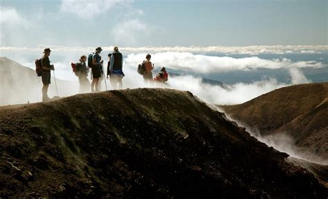 New Zealand Hiking Tours | Flying Kiwi NZ Adventure Tours