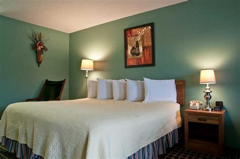 Eureka Springs Motel Rooms | The Lodge | Eureka Springs, Arkansas