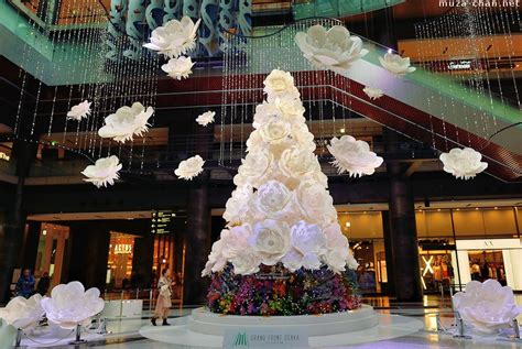 Grand Front Osaka Winter in Blossom Christmas Tree